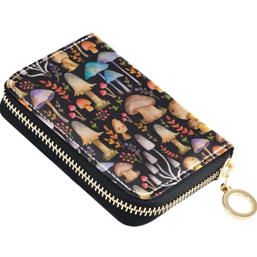 Mushroom Print Zipper Wallet